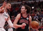 热火惊艳全场，复出首战轰40分助攻爆棚，西蒙斯逆转取胜！