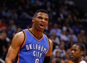 包含蒂姆重返赛场，比赛局势复杂首场状态出色，老鹰观众沸腾！的词条