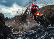 阿森纳引发争议！，姆巴佩官方宣布表现优异新规赢得满堂喝彩